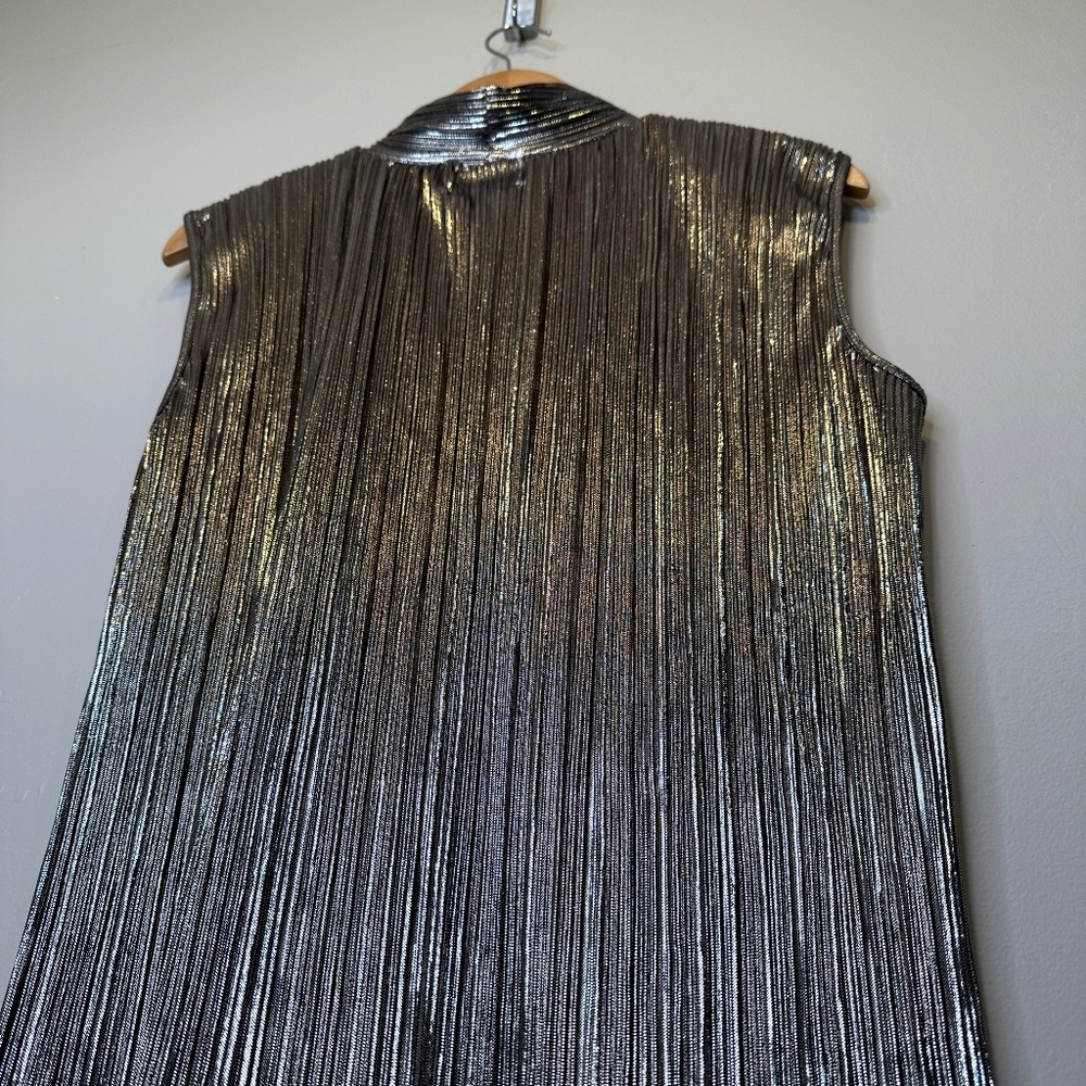 Andrea Javine Luxe Metallic Accordeon Fabric Mock Neck Sleeveless Blouse Tank - Picture 11 of 15
